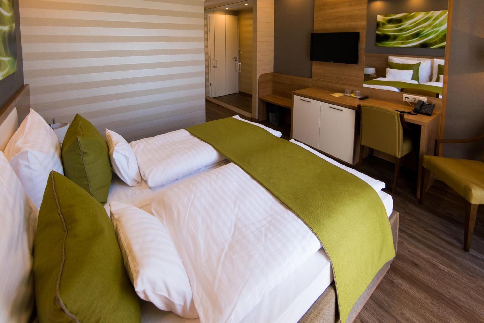 Bh Kristaly Otel Debrecen Dış mekan fotoğraf