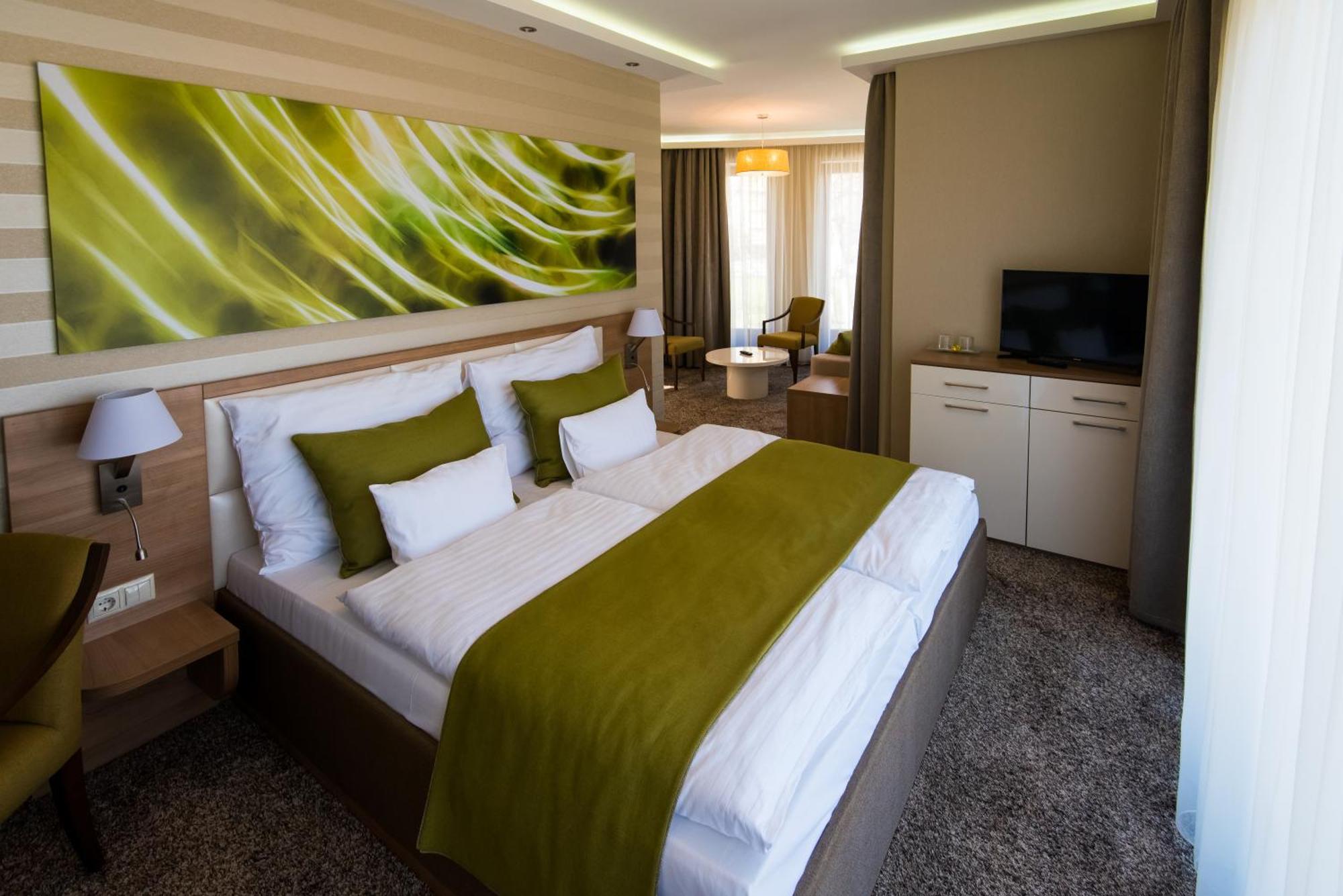Bh Kristaly Otel Debrecen Dış mekan fotoğraf
